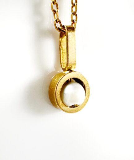 Gold and fine pearl pendant "Elline"