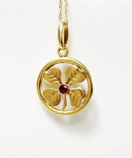 Pendentif or trèfle porte-bonheur et rubis "Eudora"