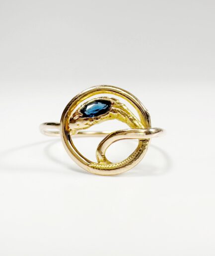 Bague serpent or et saphir navette "Sylphine"