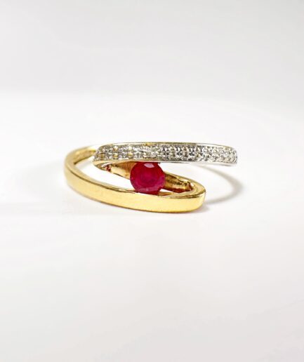 Bague ruban or jaune, blanc et rubis "Cocqueline"