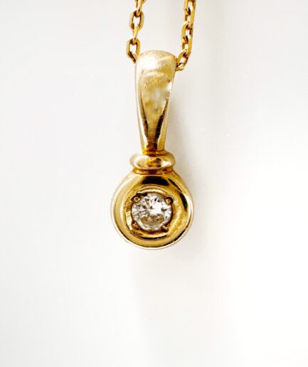 Pendentif solitaire or jaune et diamant "Estrella"