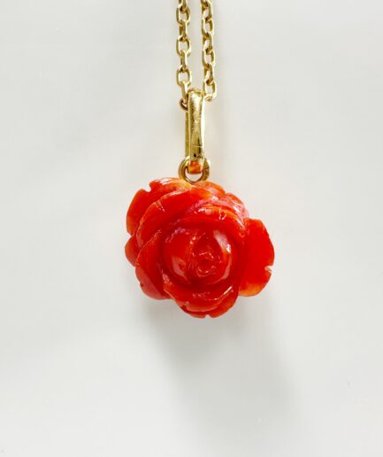 Pendentif or et rose en corail "Bellina"
