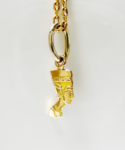 Pendentif Nefertiti or "Nubila"