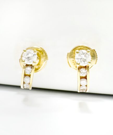 Puces d'oreilles or et diamants "Aviva"