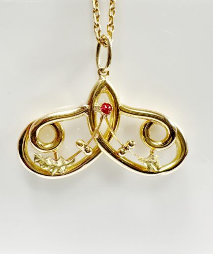 Gold Art Nouveau pendant with floral motif "Gilda"