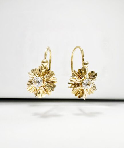 Dormeuses fleurs or et saphir blanc "Lysadore"